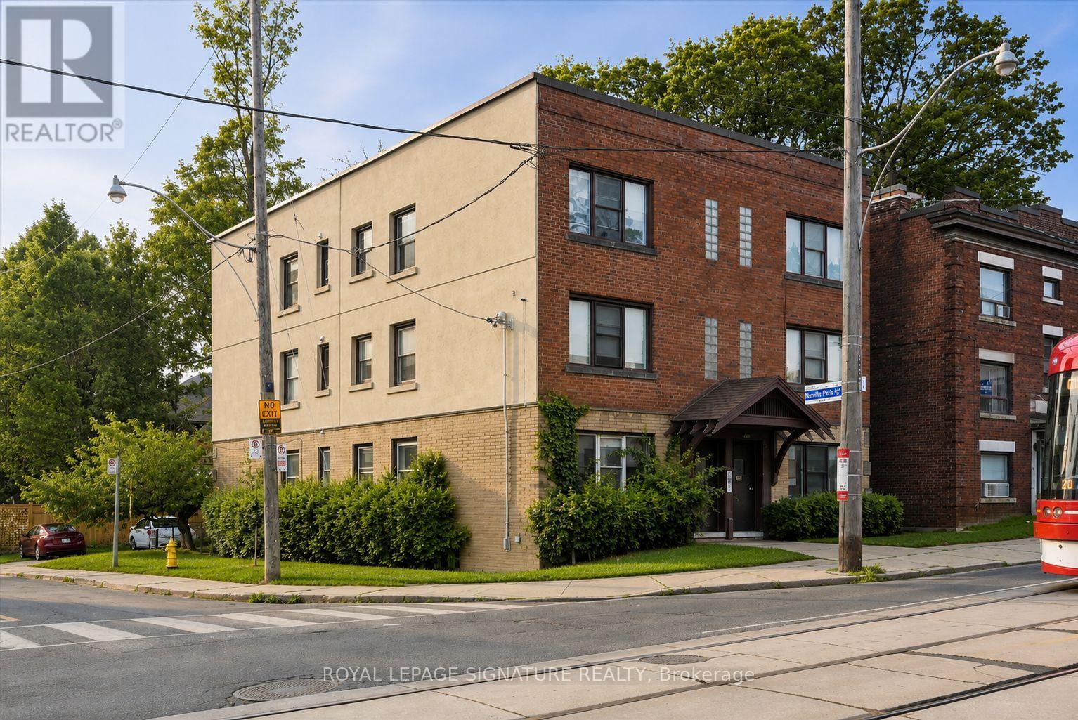 2479 QUEEN STREET E, toronto (the beaches), Ontario