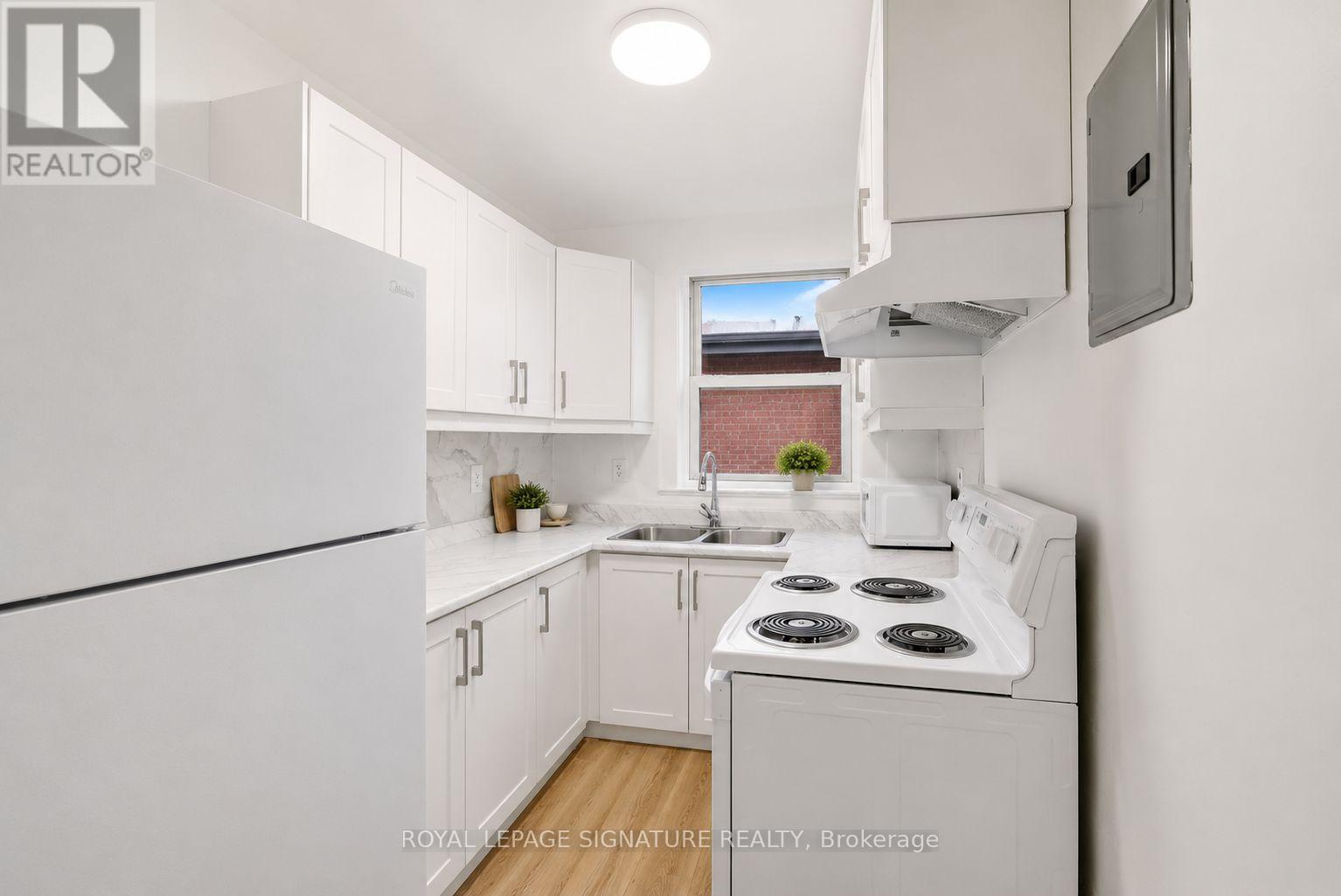 2479 Queen Street E, Toronto (The Beaches), Ontario  M4E 1H8 - Photo 8 - E13651138