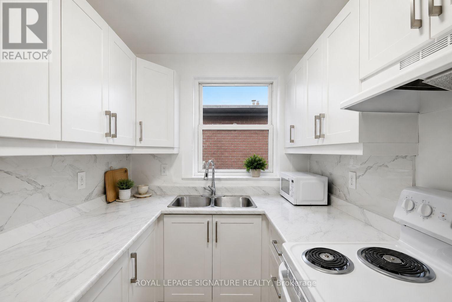 2479 Queen Street E, Toronto (The Beaches), Ontario  M4E 1H8 - Photo 9 - E13651138