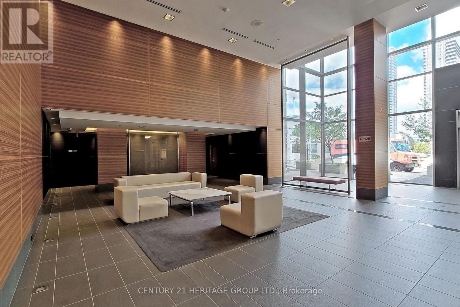 1216 - 135 Village Green Square, Toronto (Agincourt South-Malvern West), Ontario  M1S 0G4 - Photo 3 - E13651354