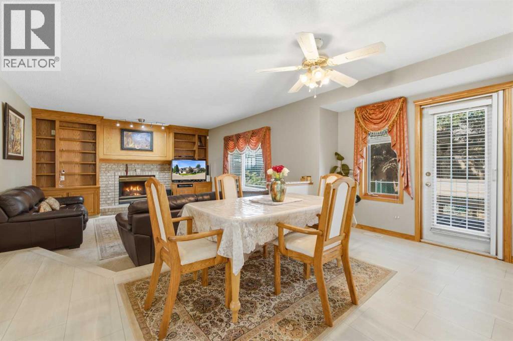 71 Woodpark Close SW, Calgary, Alberta  T2W 6G9 - Photo 9 - A2329700
