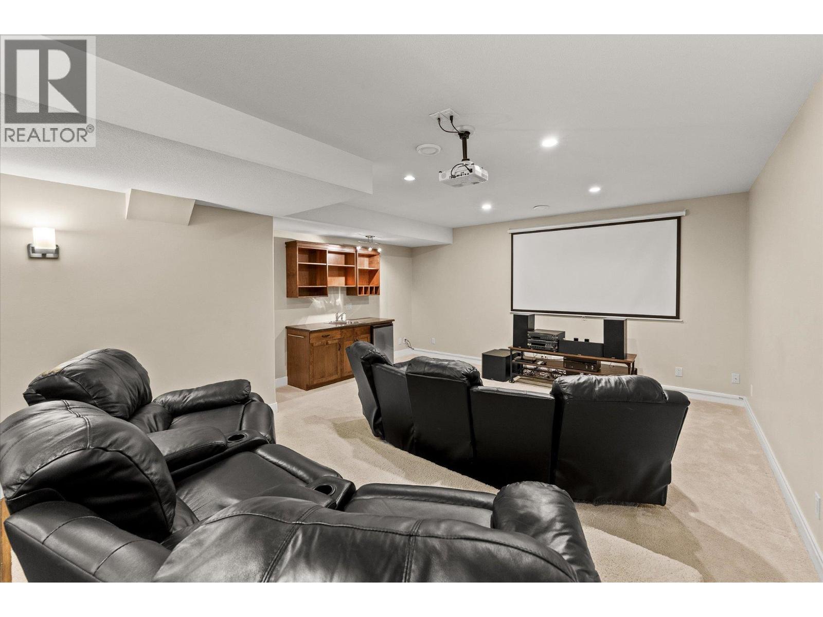 5027 France Court, Kelowna, British Columbia  V1W 4M4 - Photo 39 - 10388005