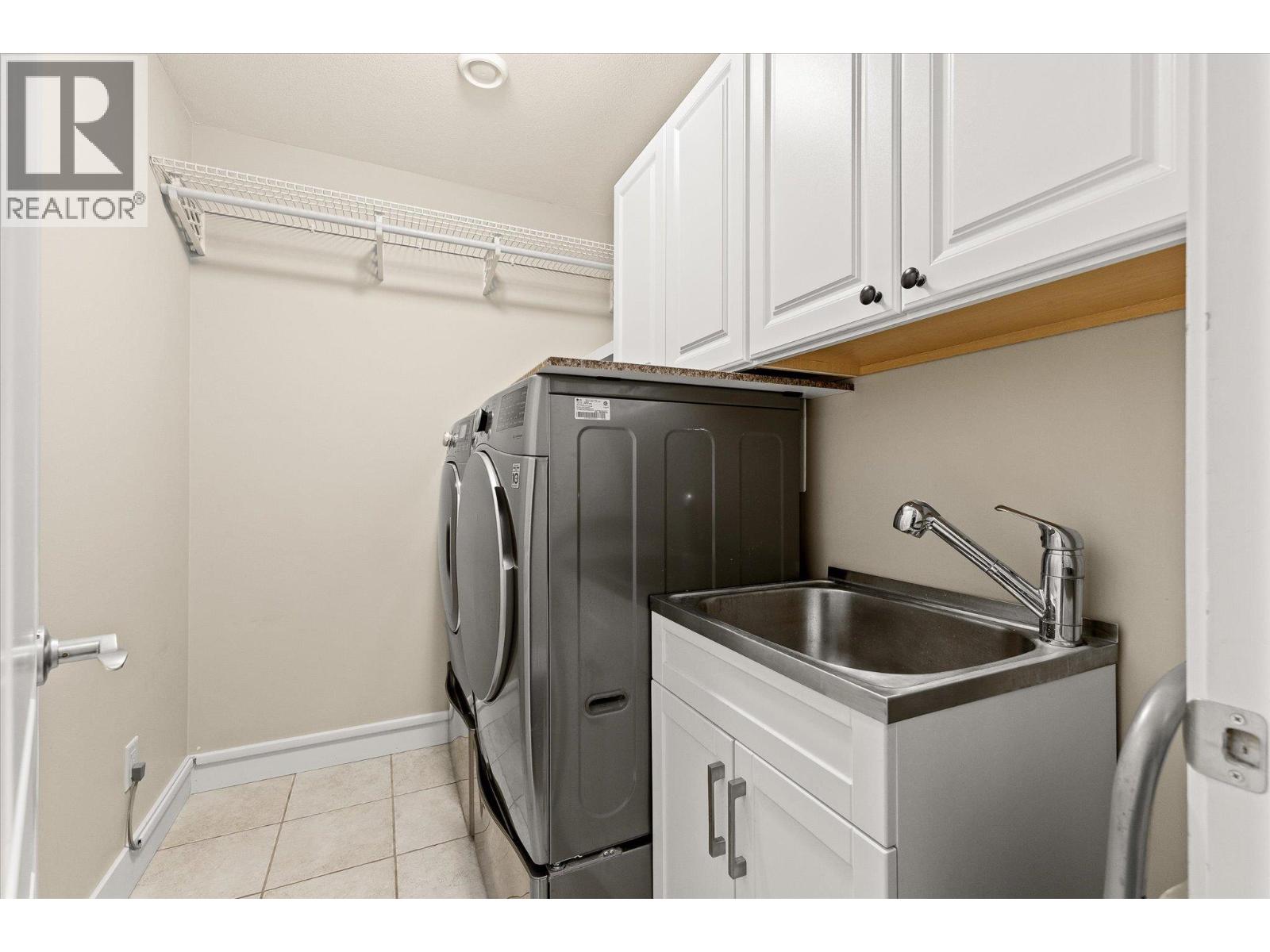 5027 France Court, Kelowna, British Columbia  V1W 4M4 - Photo 43 - 10388005