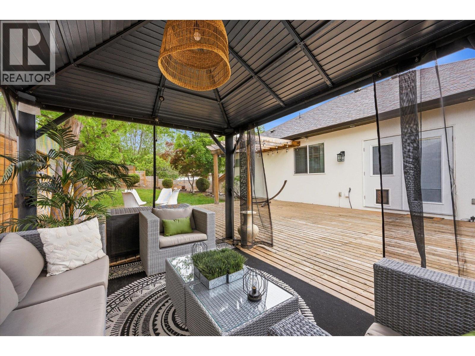 5027 France Court, Kelowna, British Columbia  V1W 4M4 - Photo 46 - 10388005