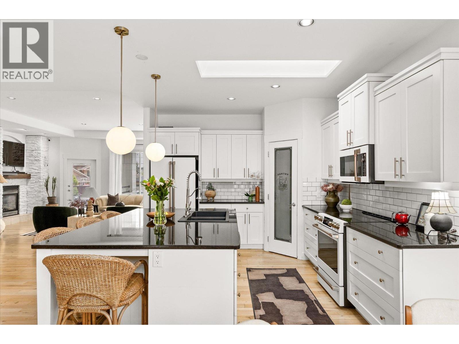 5027 France Court, Kelowna, British Columbia  V1W 4M4 - Photo 25 - 10388005