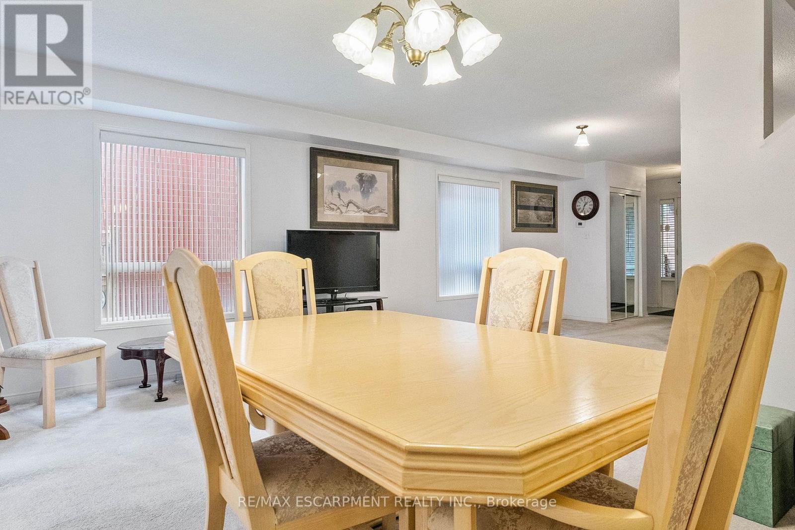 16 Whiteface Crescent, Brampton, Ontario  L6X 4W6 - Photo 9 - W13651106