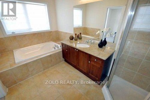 16 - 584 Tapestry Lane, Newmarket, Ontario L3X 3C9 - Photo 7 - N13648662