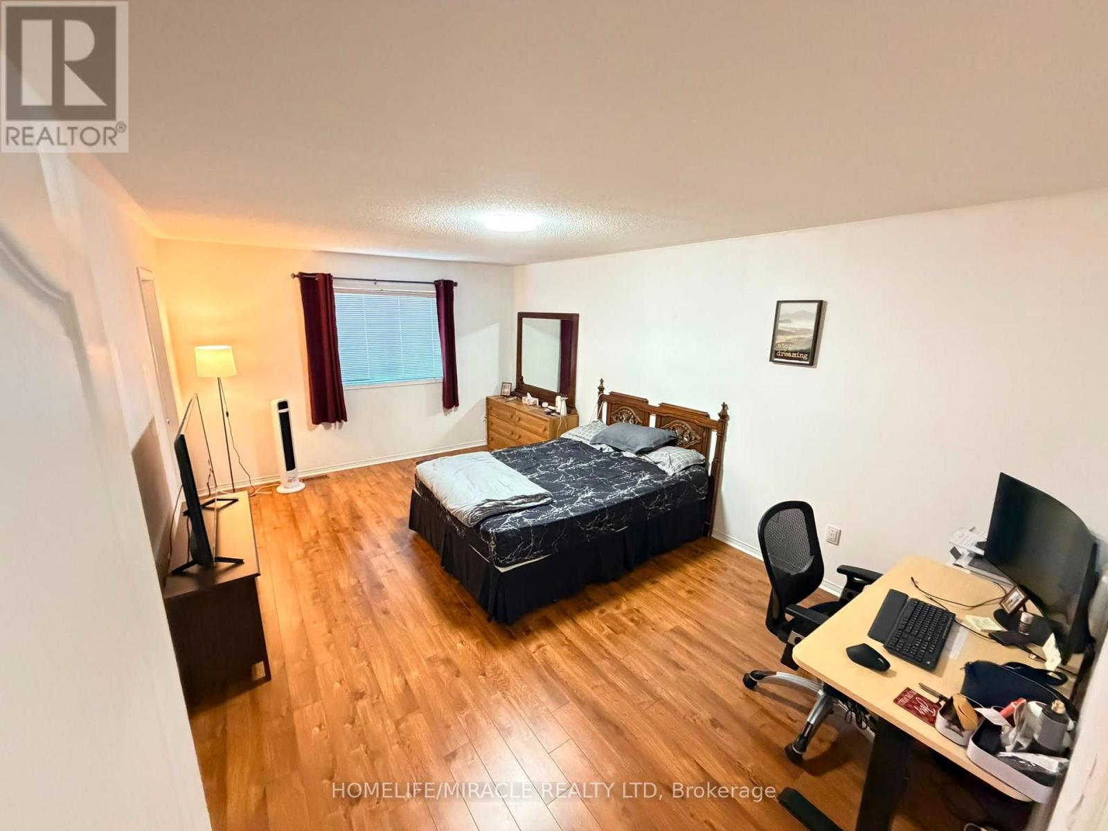 9 Farthingale Crescent, Brampton, Ontario L7A 1R3 - Photo 7 - W13647742