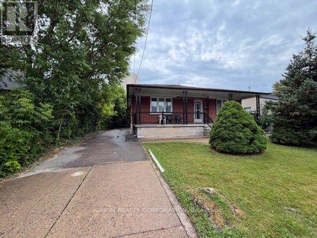 3 Romar Crescent, Toronto, Ontario  M6B 1R7 - Photo 2 - W13650564