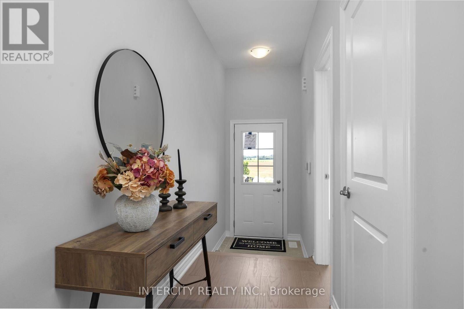 Th 26 - Blk 6 Sunbird Way, Halton Hills, Ontario  X0X 0X0 - Photo 6 - W10420915