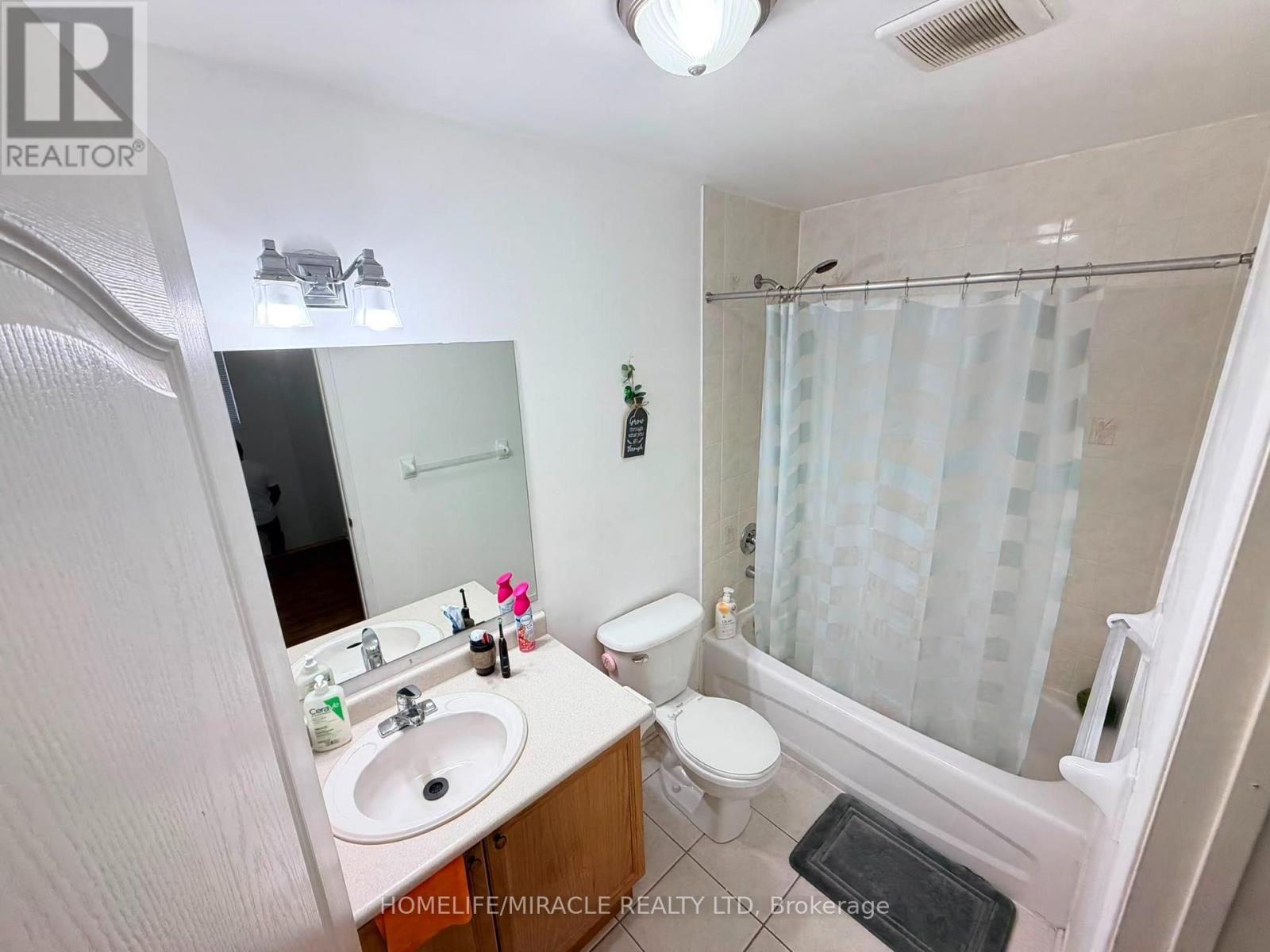 9 Farthingale Crescent, Brampton, Ontario L7A 1R3 - Photo 12 - W13647742