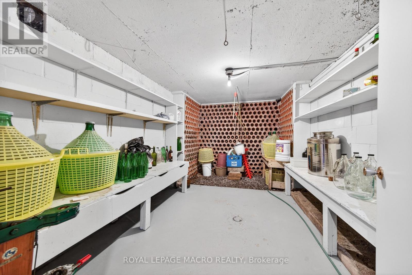 213 STONE CHURCH ROAD W