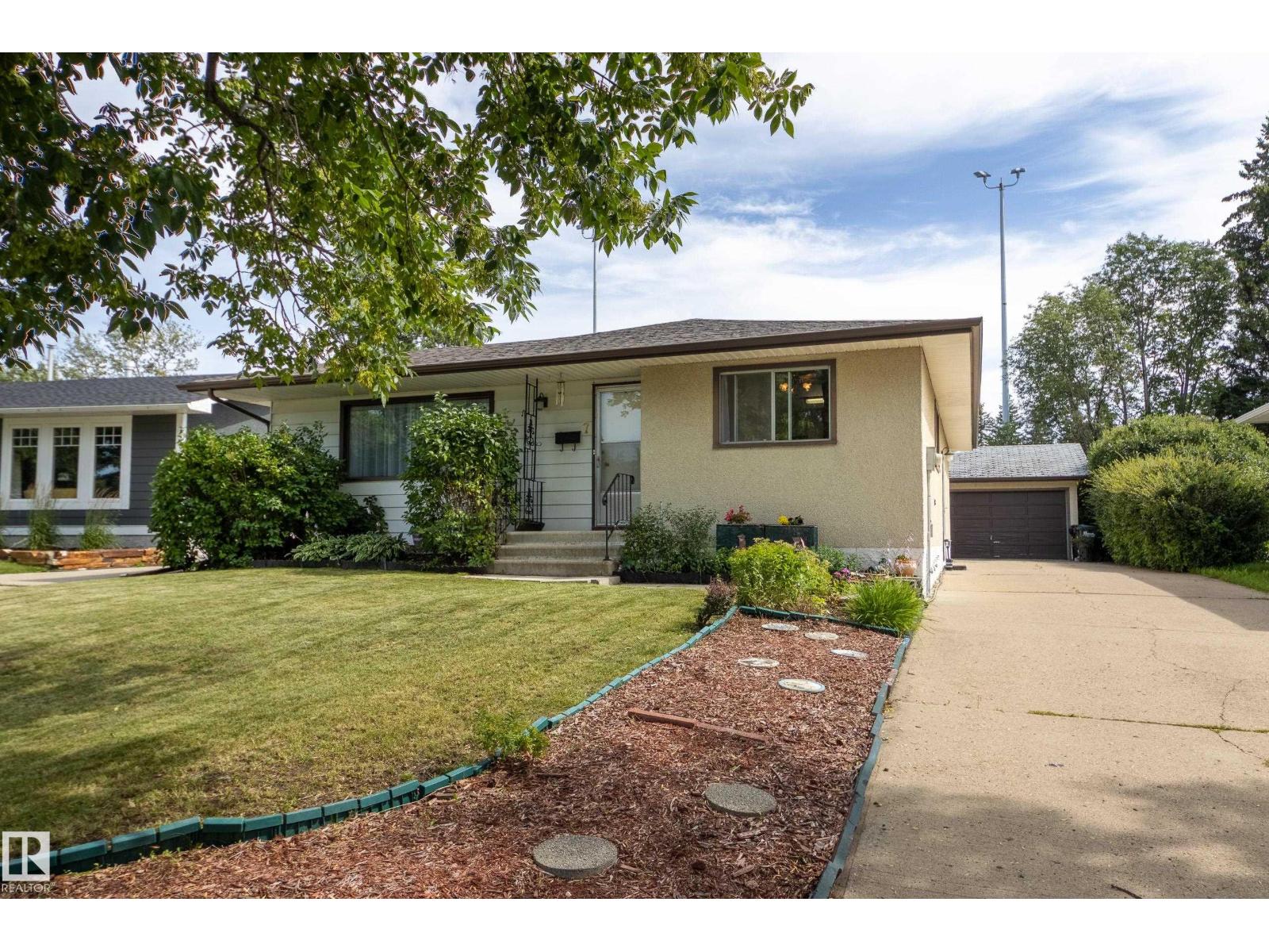 7 STRATHCONA PL, sherwood park, Alberta