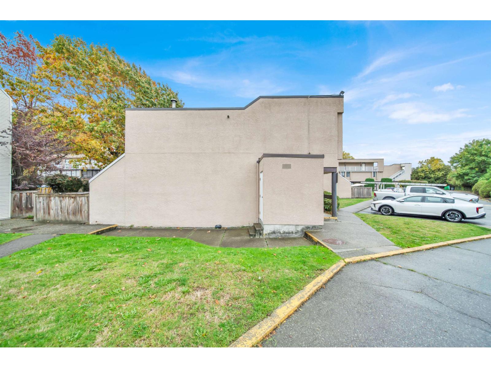 28 17702 60 Avenue, Surrey, British Columbia  V3S 1V2 - Photo 2 - R3153637