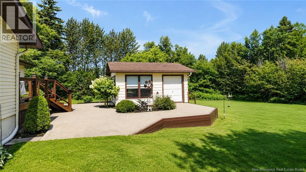 81 Rue Principale, Pointe-Verte, New Brunswick  E8J 2W2 - Photo 34 - NB145558