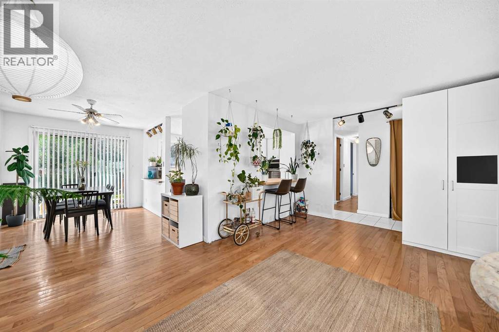 6108 Lloyd Crescent SW, Calgary, Alberta  T3E 5V7 - Photo 11 - A2325445