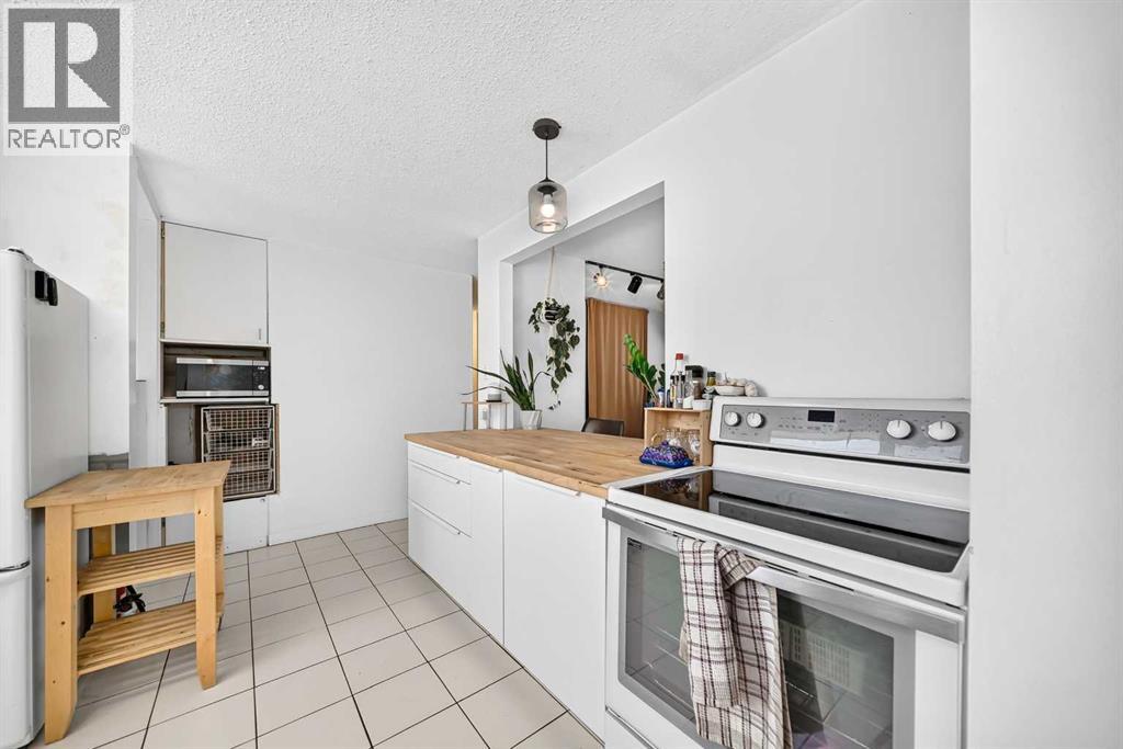 6108 Lloyd Crescent SW, Calgary, Alberta  T3E 5V7 - Photo 19 - A2325445