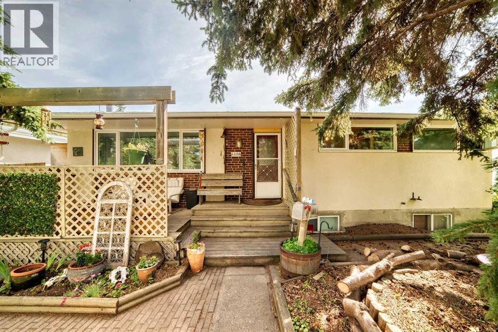 6108 Lloyd Crescent SW, Calgary, Alberta