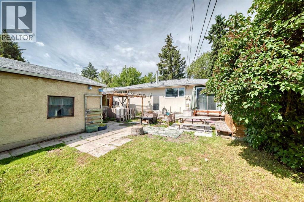 6108 Lloyd Crescent SW, Calgary, Alberta  T3E 5V7 - Photo 45 - A2325445