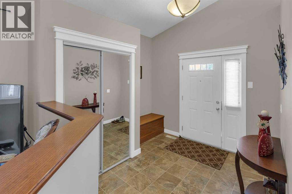 44 Ravenslea Crescent SE, Airdrie, Alberta  T4A 0H3 - Photo 2 - A2332891