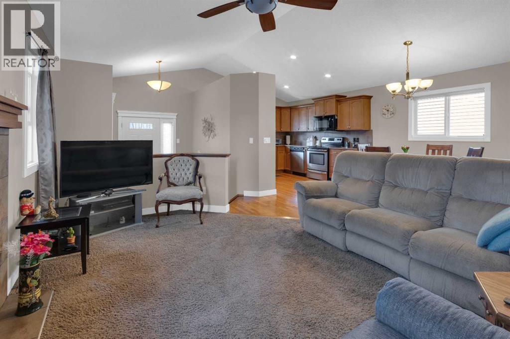 44 Ravenslea Crescent SE, Airdrie, Alberta  T4A 0H3 - Photo 12 - A2332891