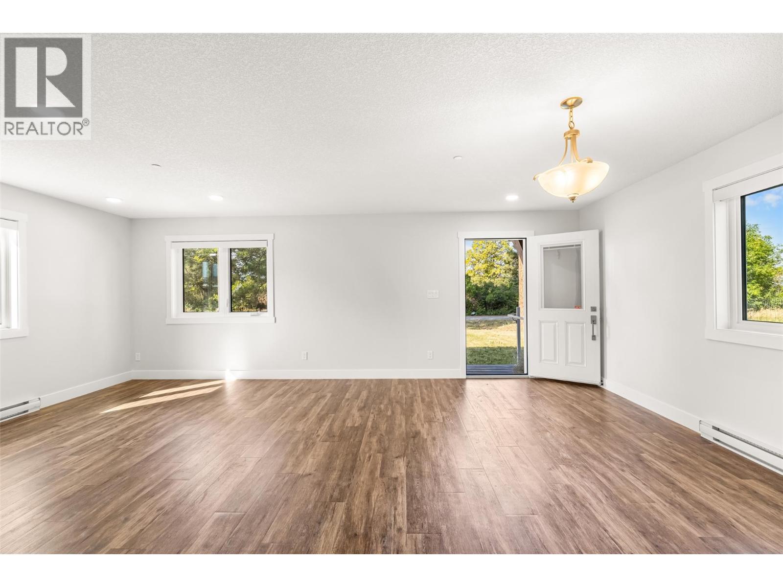 6519 Riverside Avenue, Fort Steele, British Columbia  V0B 1N0 - Photo 18 - 10395322