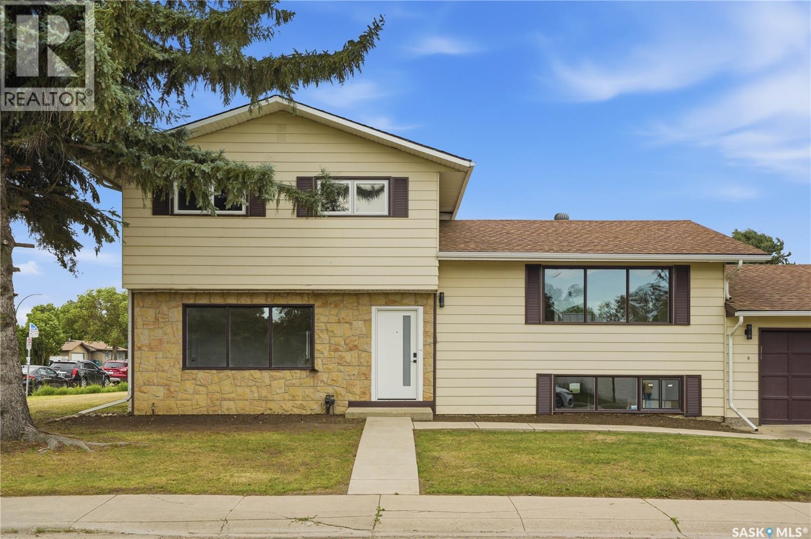 702 Mckercher Drive, Saskatoon, Saskatchewan  S7H 3W7 - Photo 3 - SK044897