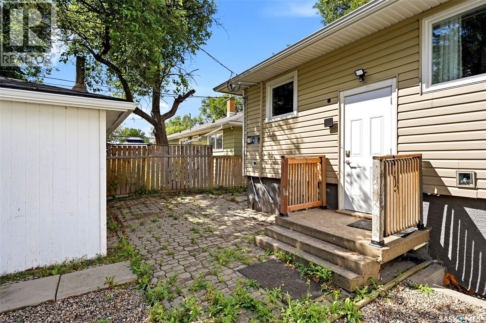 1037 Campbell Street, Regina, Saskatchewan  S4T 5P5 - Photo 32 - SK044895