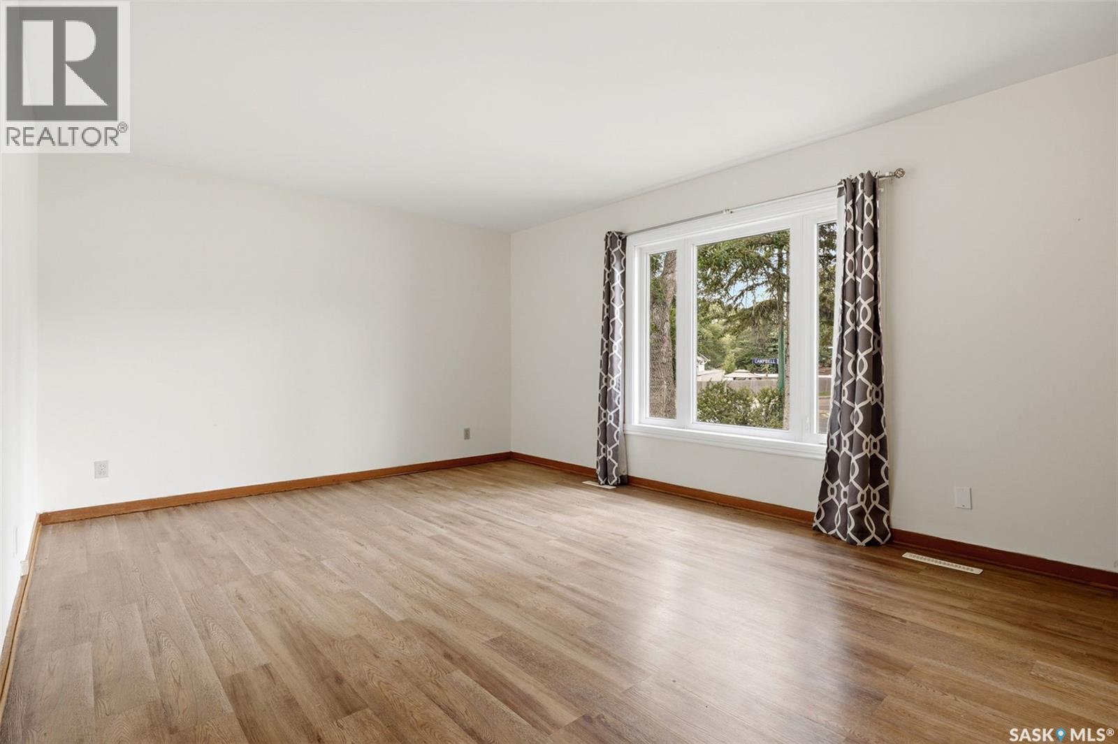 1037 Campbell Street, Regina, Saskatchewan  S4T 5P5 - Photo 4 - SK044895