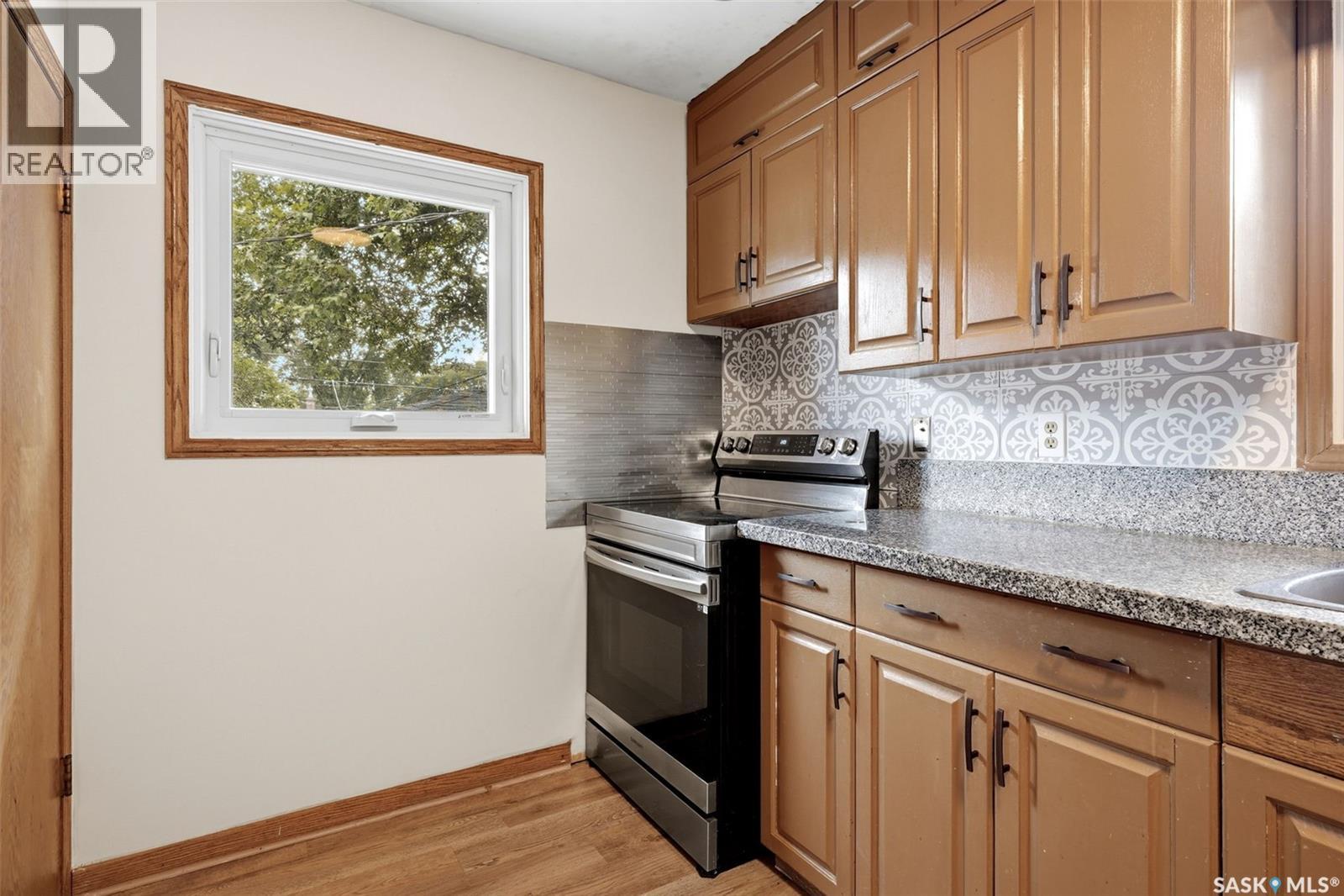 1037 Campbell Street, Regina, Saskatchewan  S4T 5P5 - Photo 9 - SK044895