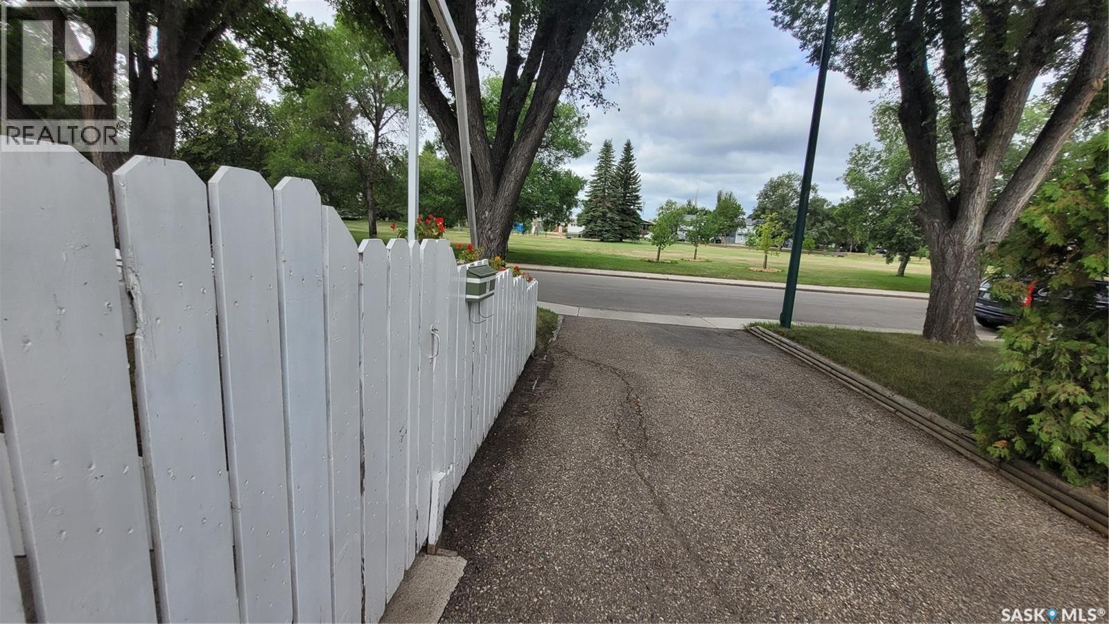 1610 2nd Avenue N, Saskatoon, Saskatchewan  S7K 3N2 - Photo 3 - SK044797