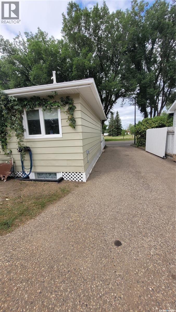 1610 2nd Avenue N, Saskatoon, Saskatchewan  S7K 3N2 - Photo 5 - SK044797
