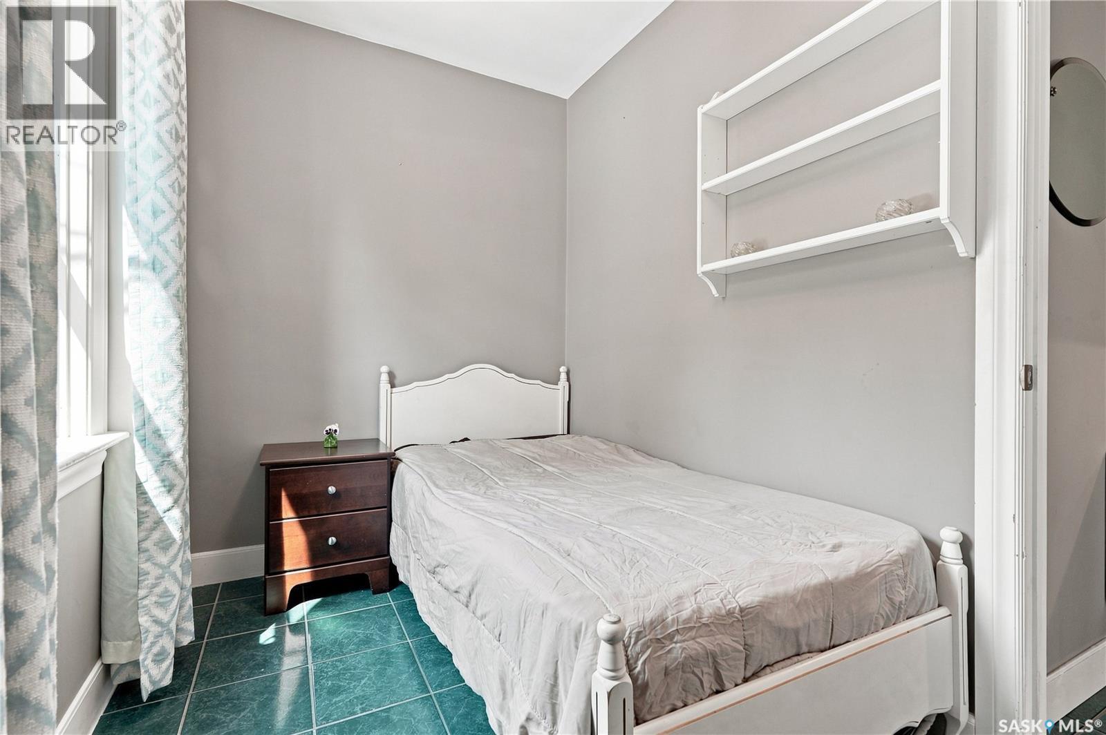 1502 Lorne Avenue, Saskatoon, Saskatchewan  S7H 1Y1 - Photo 10 - SK044762