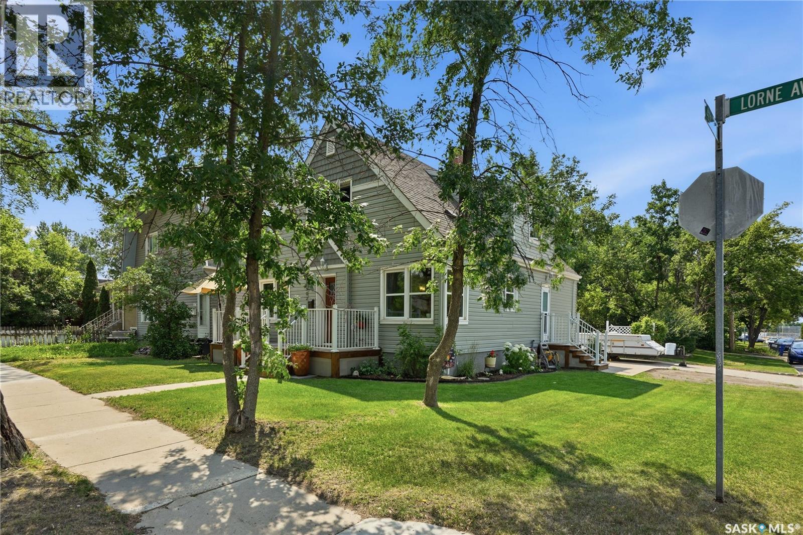 1502 Lorne Avenue, Saskatoon, Saskatchewan  S7H 1Y1 - Photo 3 - SK044762