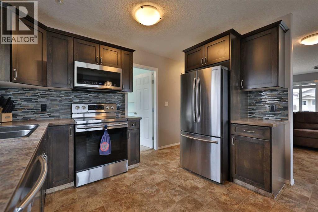 4602 6 Street, Coalhurst, Alberta  T0L 0V0 - Photo 9 - A2326405