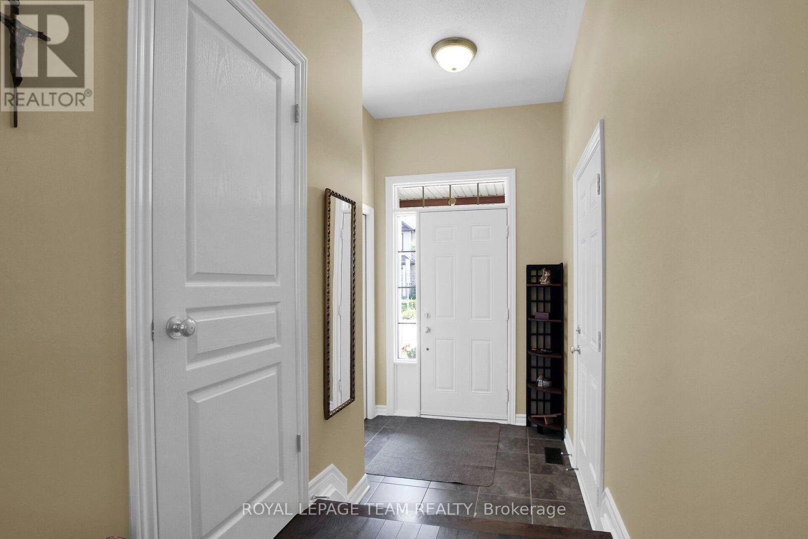 314 Badgeley Avenue, Ottawa, Ontario  K2T 0A6 - Photo 6 - X13651374