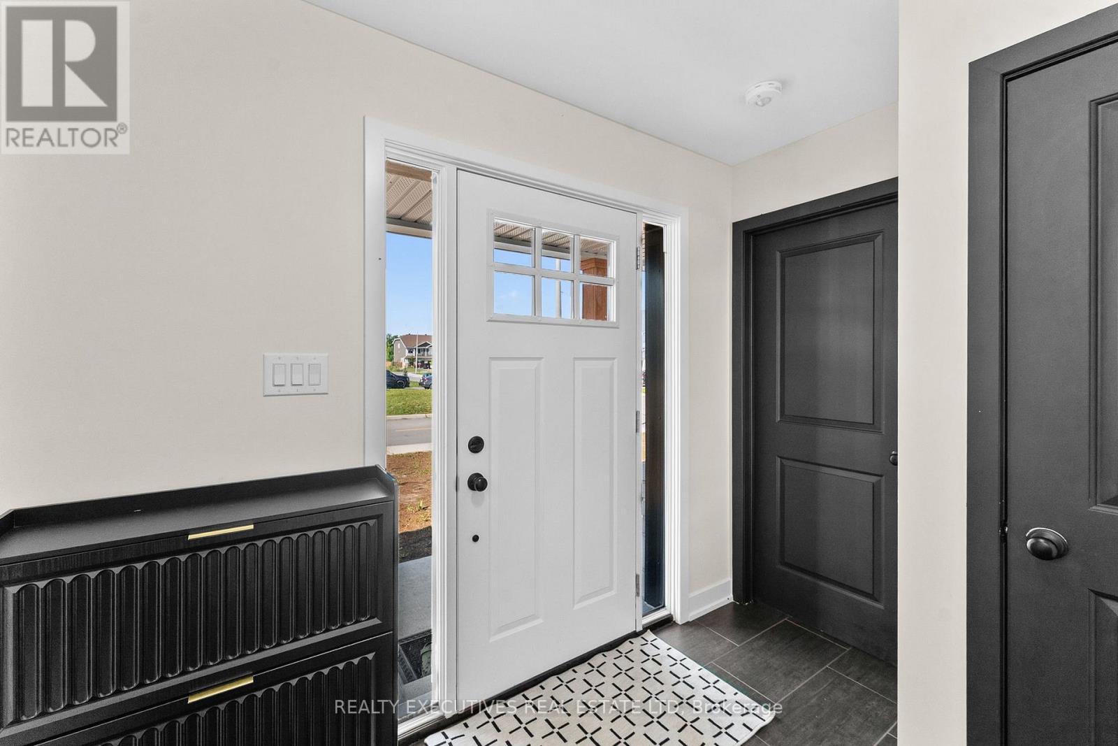 31 Whitcomb Crescent, Smiths Falls, Ontario  K7A 0C1 - Photo 4 - X13651368