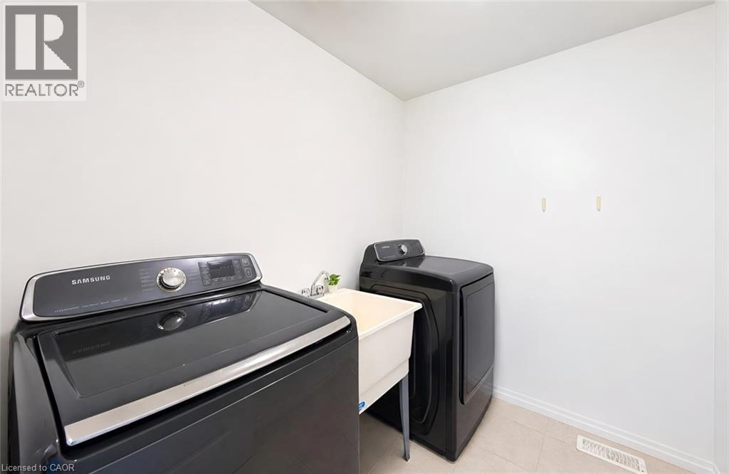 135 Hardcastle Drive Unit# 35, Cambridge, Ontario  N1S 0B6 - Photo 33 - 40854268