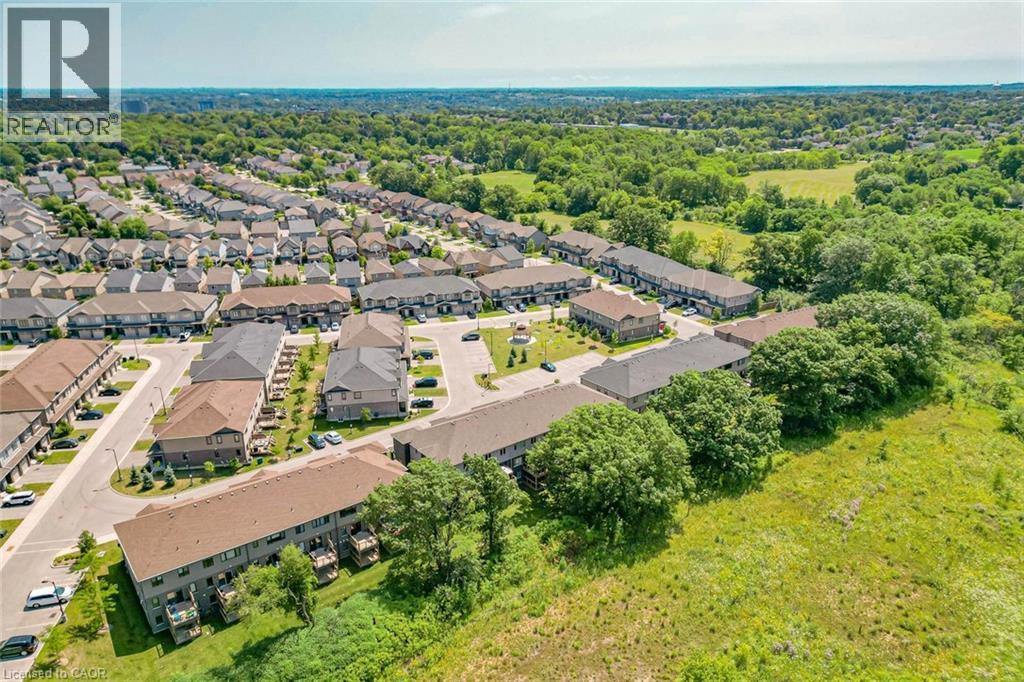 135 HARDCASTLE Drive Unit# 35