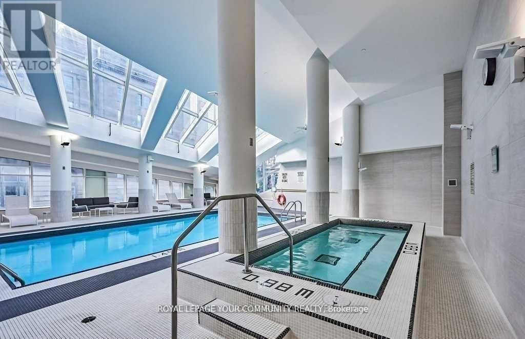 601 - 8 The Esplanade, Toronto, Ontario  M5E 0A6 - Photo 13 - C13651444