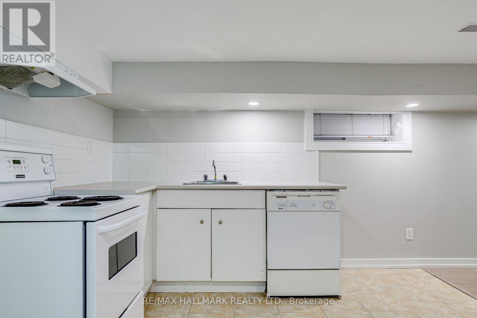 Lower - 115 Rainsford Road, Toronto, Ontario  M4L 3N8 - Photo 7 - E13651464