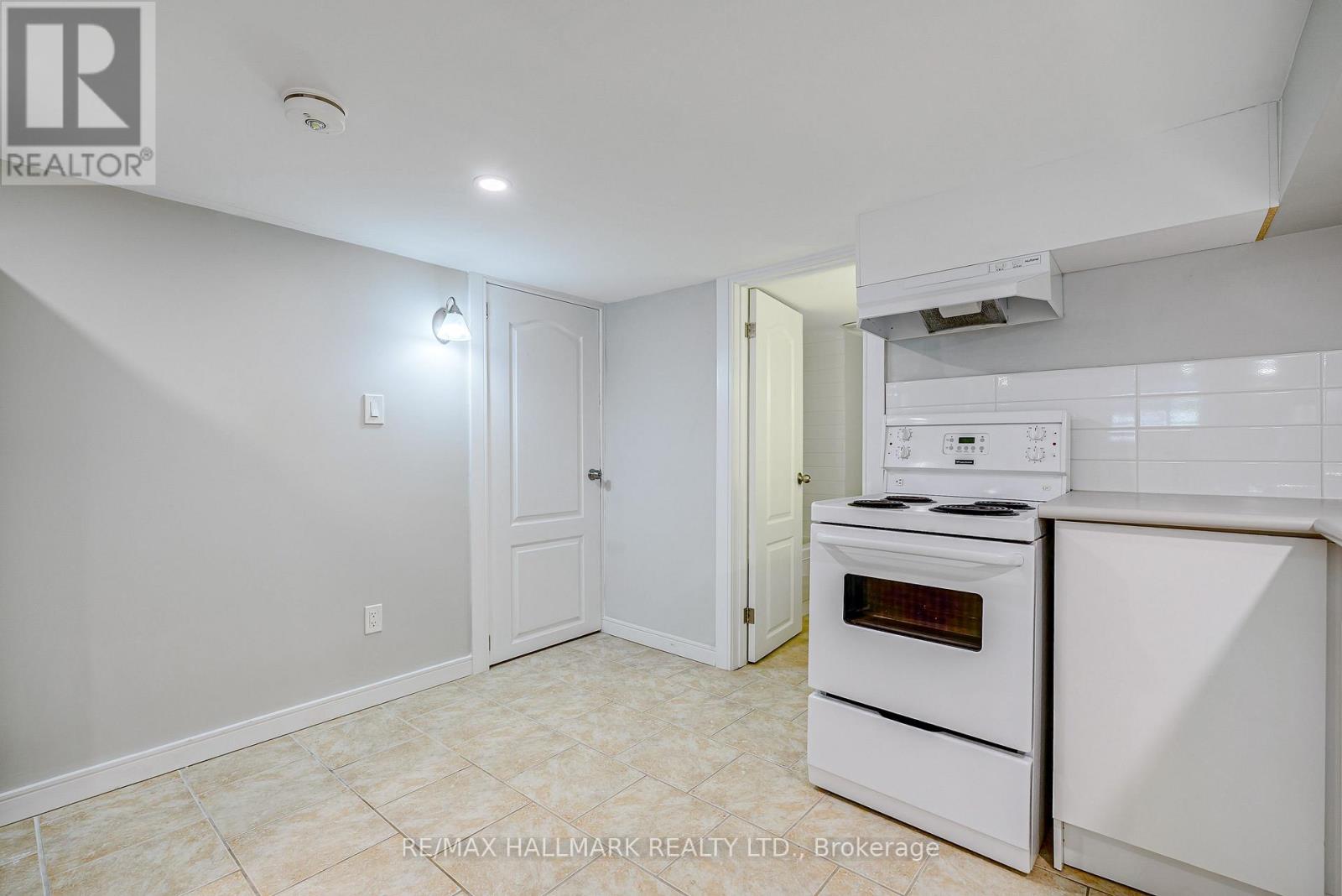 Lower - 115 Rainsford Road, Toronto, Ontario  M4L 3N8 - Photo 8 - E13651464