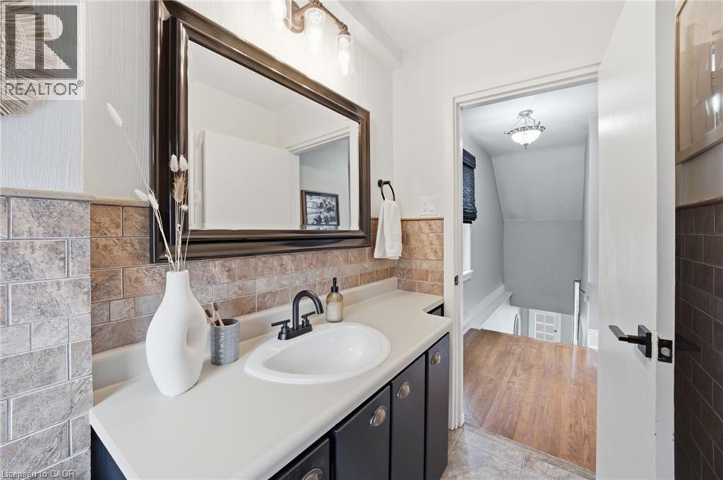 19 East 34th Street, Hamilton, Ontario  L8V 3W2 - Photo 30 - 40847418