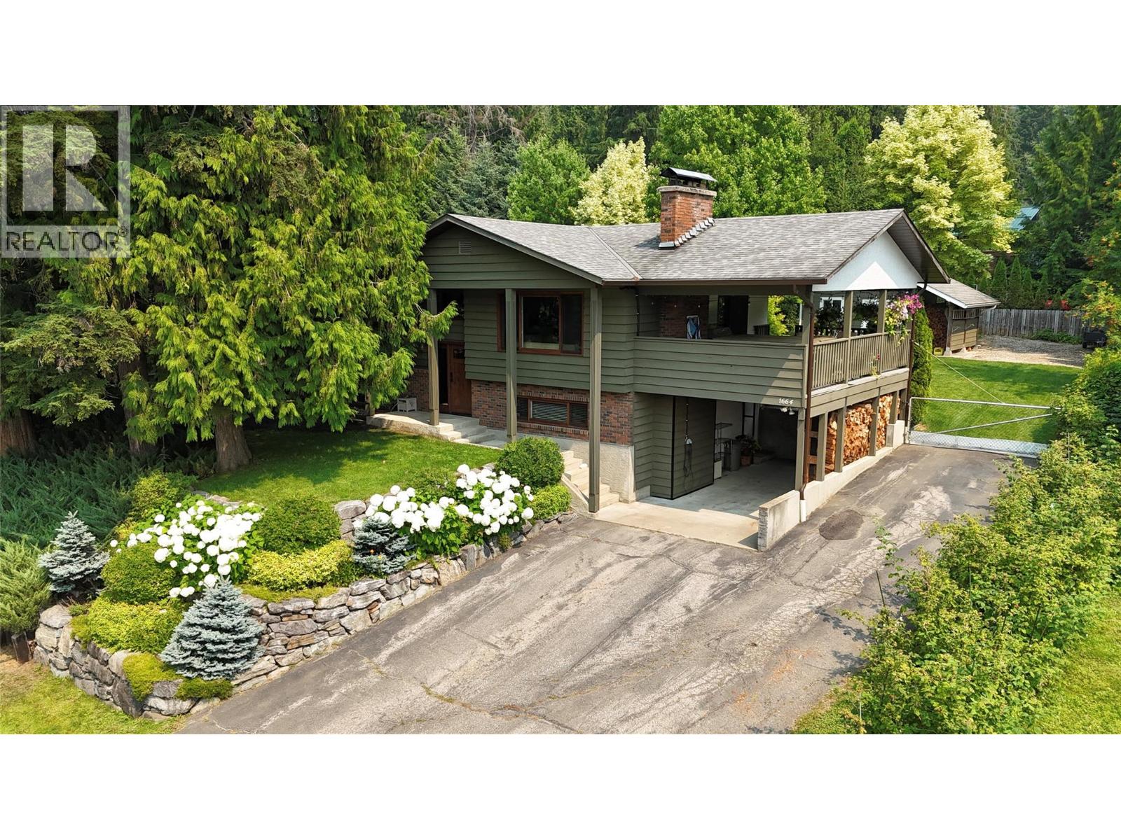 1664 Birch Drive, Revelstoke, British Columbia