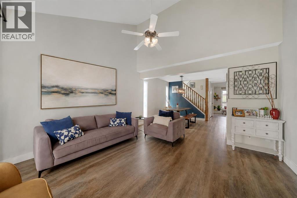 44 Strathclair Rise SW, Calgary, Alberta  T3H 1G4 - Photo 4 - A2332719