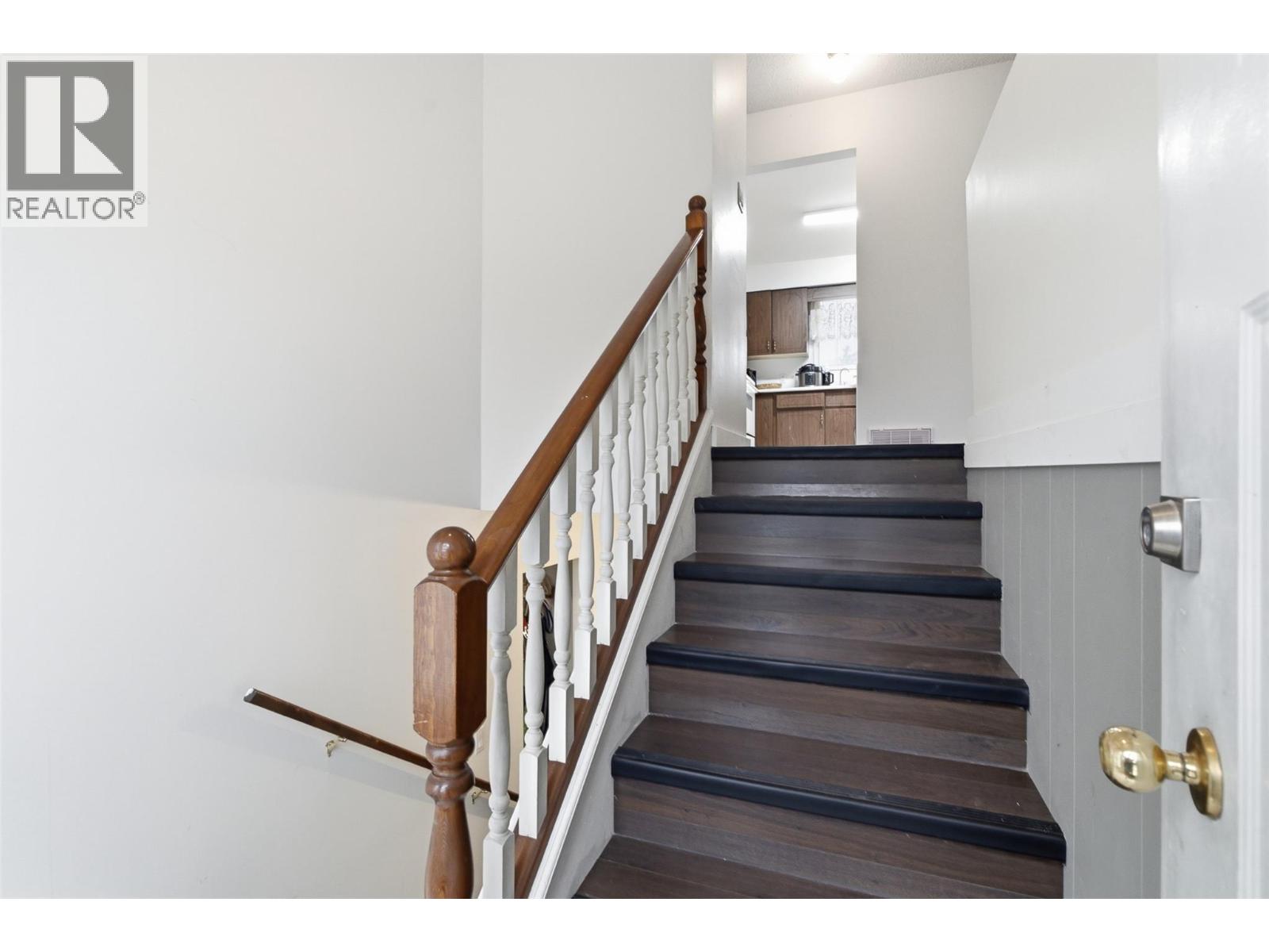 2475 Irvine Avenue, Merritt, British Columbia  V1K 1H4 - Photo 4 - 10397126