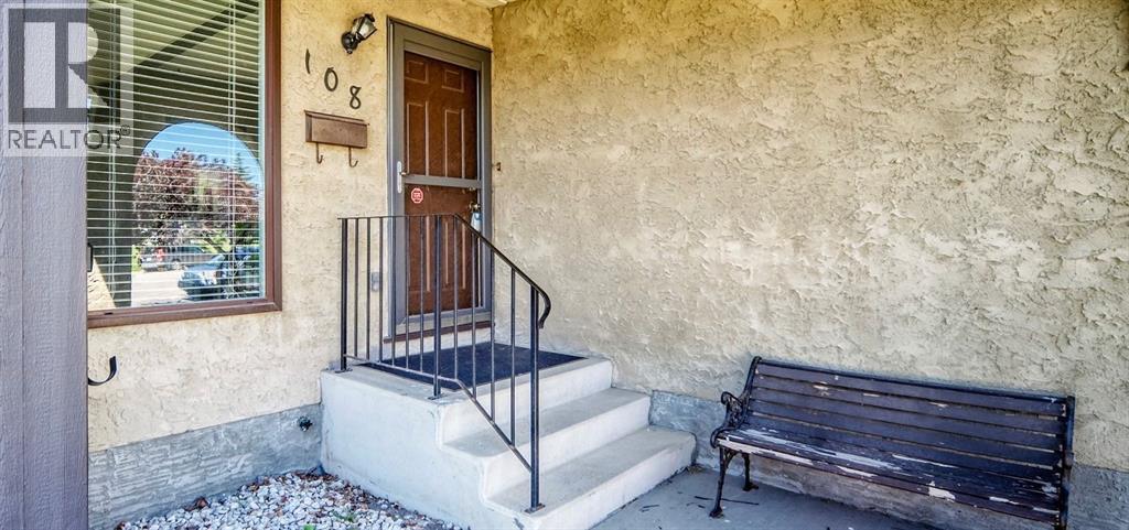 108 Falconridge Close NE, Calgary, Alberta  T3J 1A7 - Photo 3 - A2327799