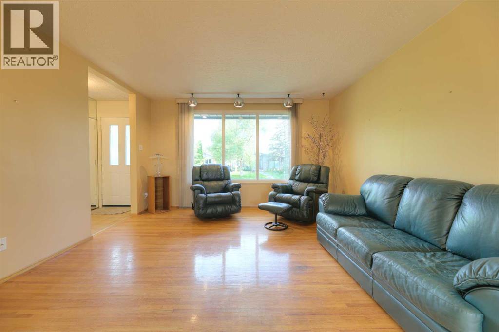 31 Rosery Drive Nw, Calgary, Alberta  T2K 1L4 - Photo 11 - A2328711