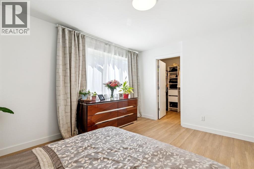 618 Oakhill Place SW, Calgary, Alberta  T2V 3X8 - Photo 11 - A2335028