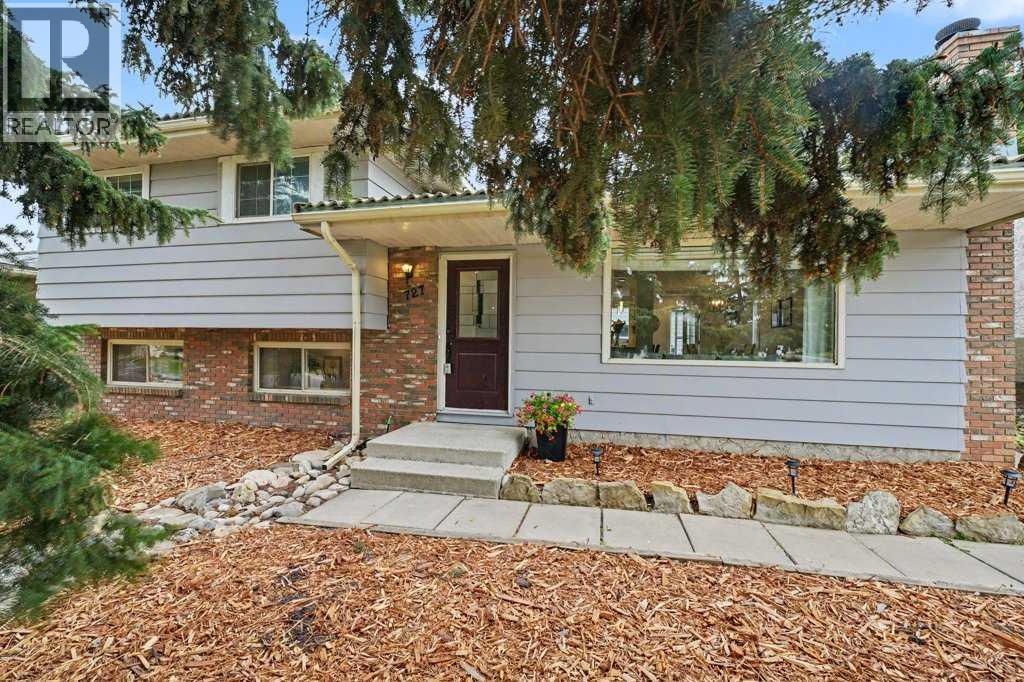 727 120 Avenue SW, Calgary, Alberta